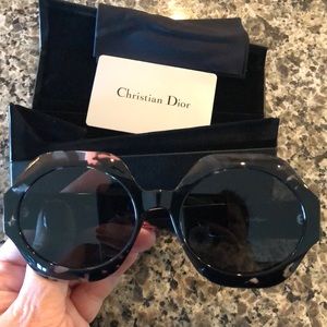 ❤️CHRISTIAN DIOR SUNGLASSES 🕶